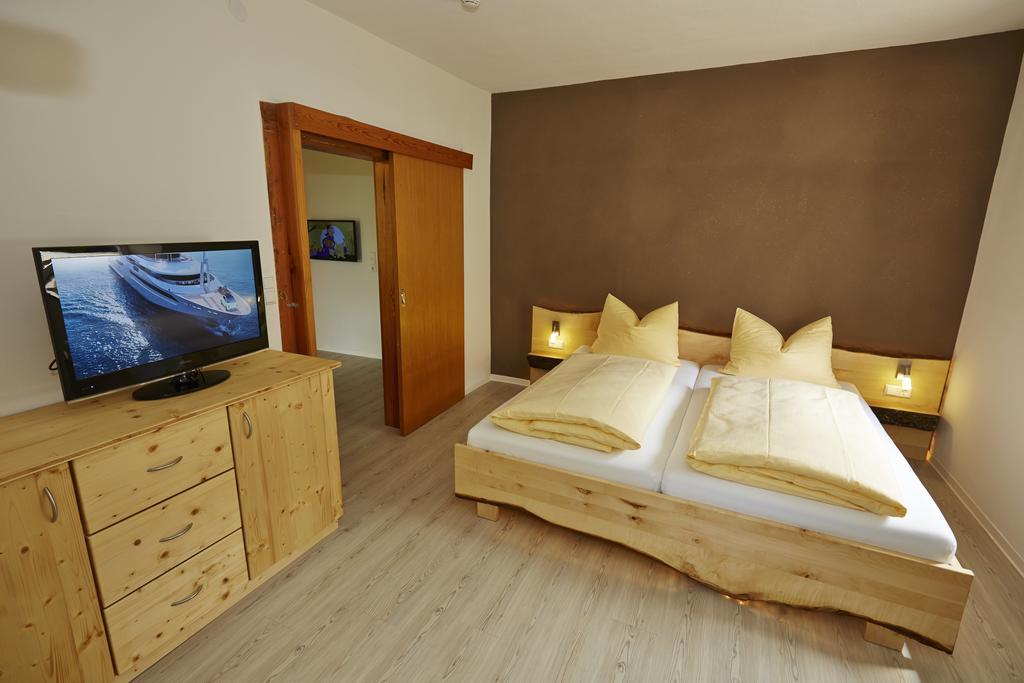 Urlaubsreiterhof Trunk Apartman Igersheim Kültér fotó